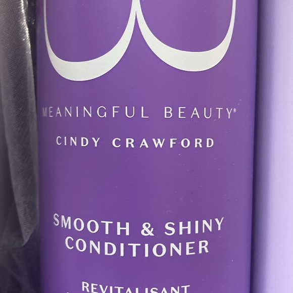 Cindy Crawford’s Meaningful Beauty Haircare 4 pc set. NEW. - Picture 2 of 7